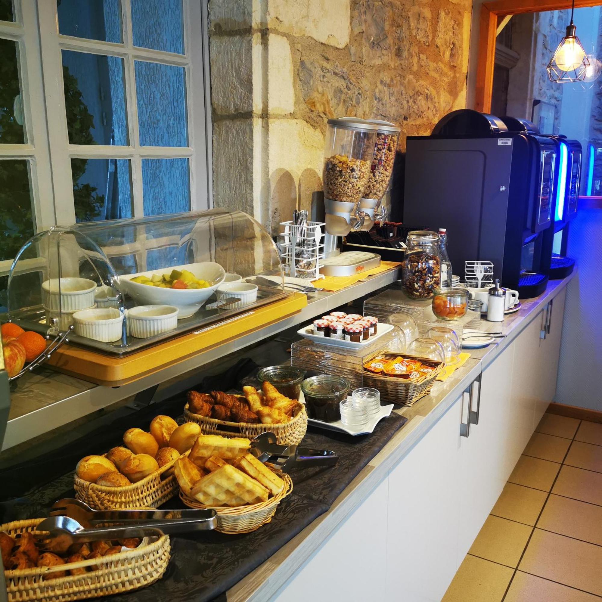 Hotel Du Chateau Alvignac Esterno foto